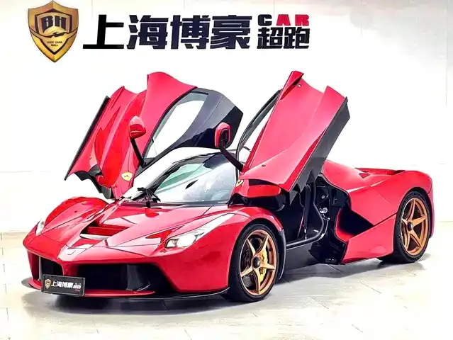 Ferrari LaFerrari, 2015