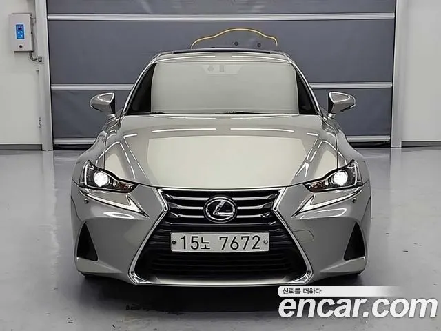 Lexus IS, 2018