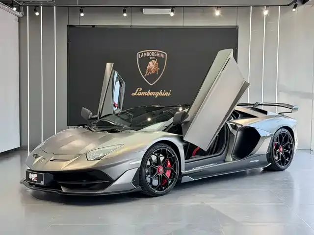 Lamborghini Aventador, 2020