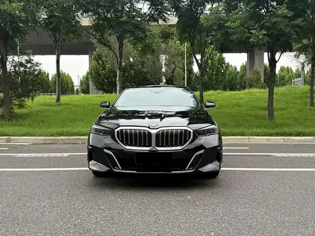 BMW 5 Series, 2025